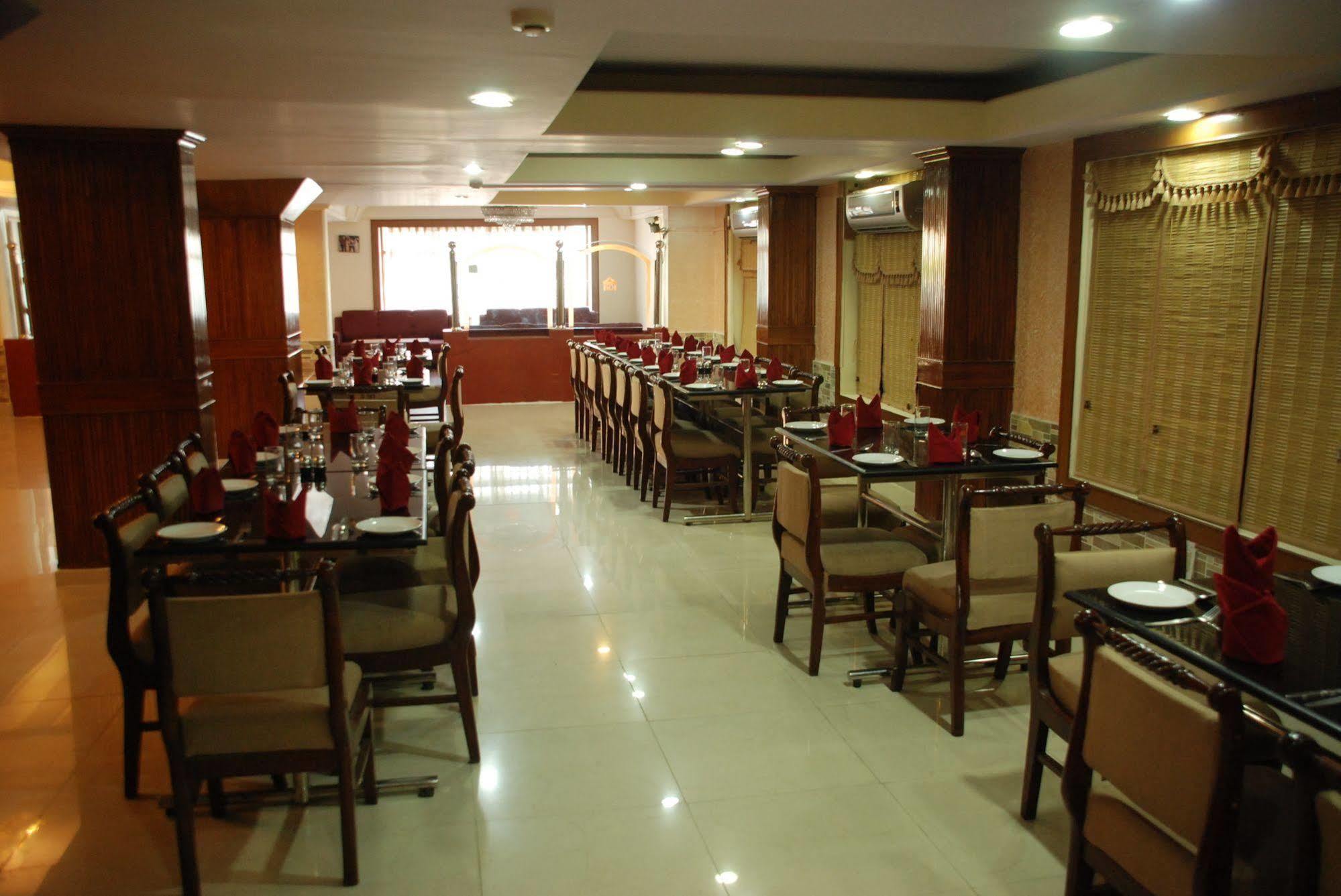 Hotel Ganga Ratan Agra  Luaran gambar